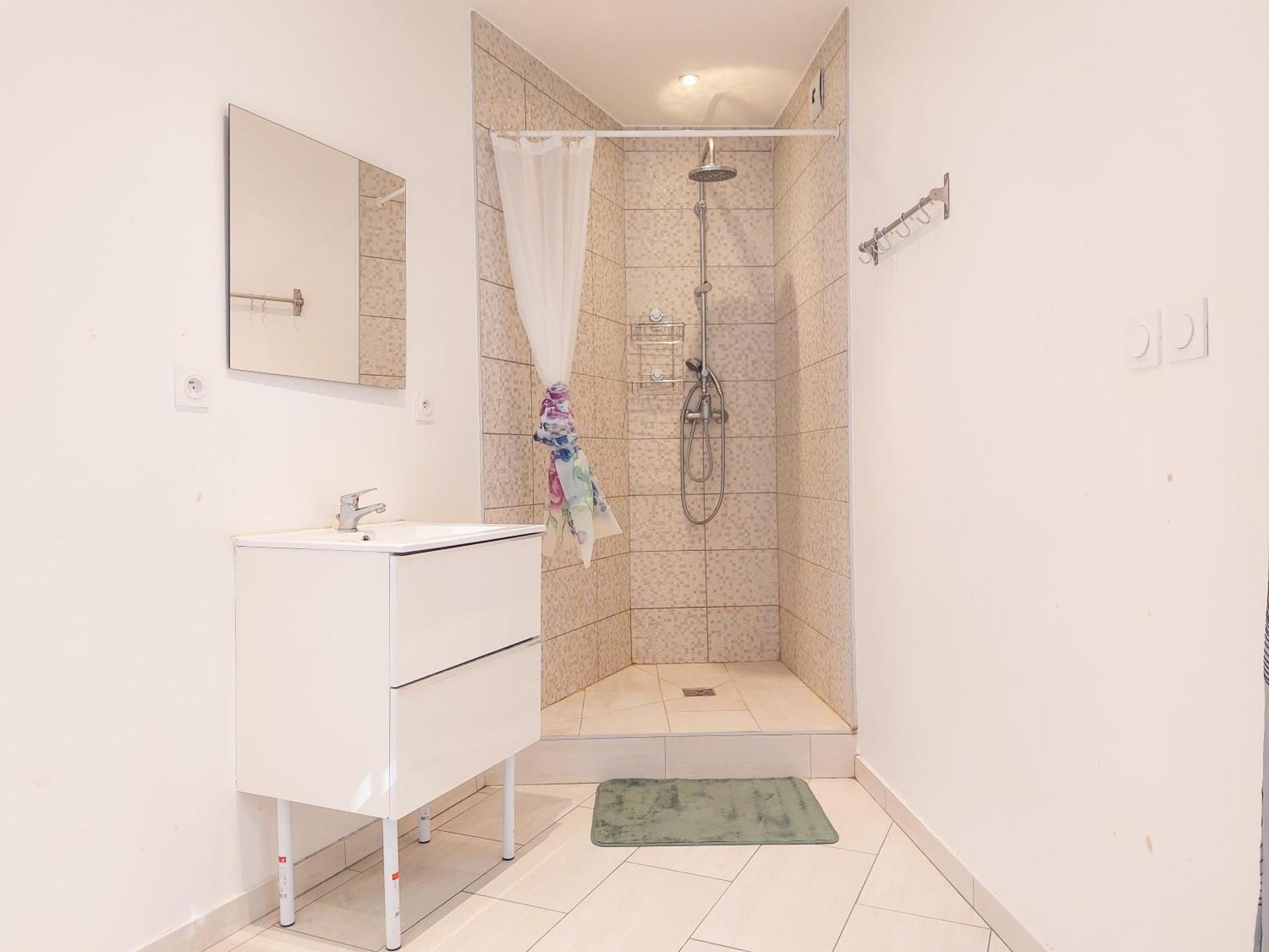 Charmant Appartement Pres Du Marche, Gare Et Port A 5Mn Toulon Buitenkant foto