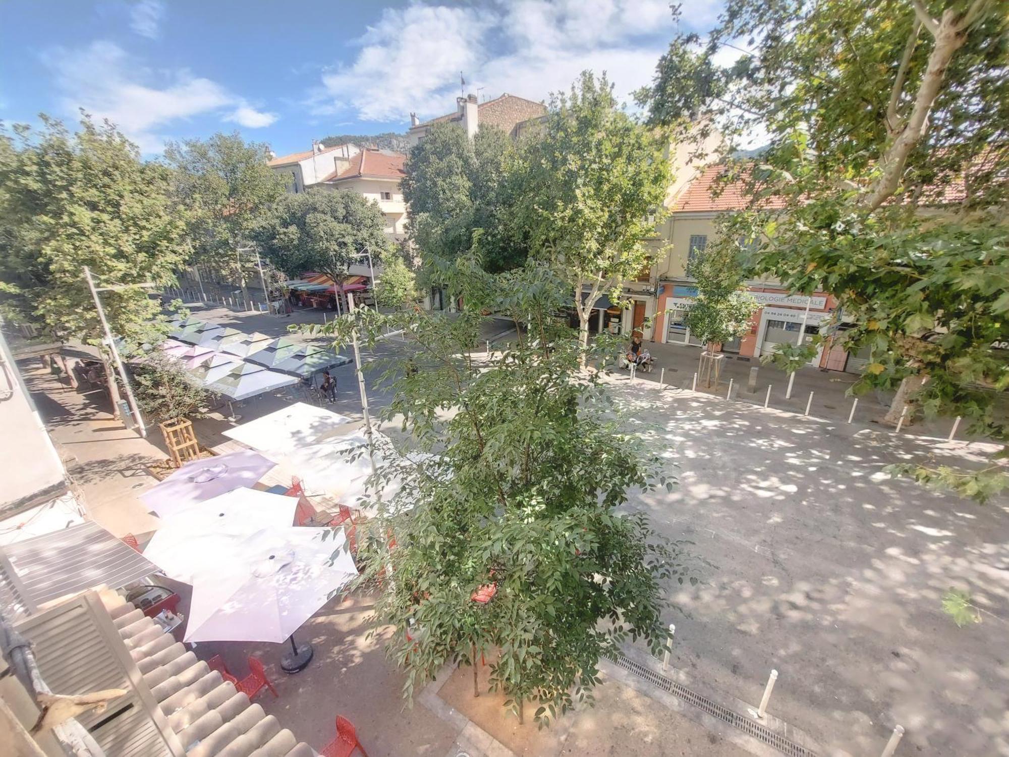 Charmant Appartement Pres Du Marche, Gare Et Port A 5Mn Toulon Buitenkant foto